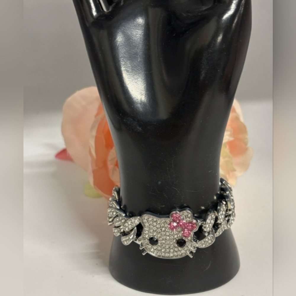 Hello Kitty Sparkling Bracelet - Picture 4 of 5